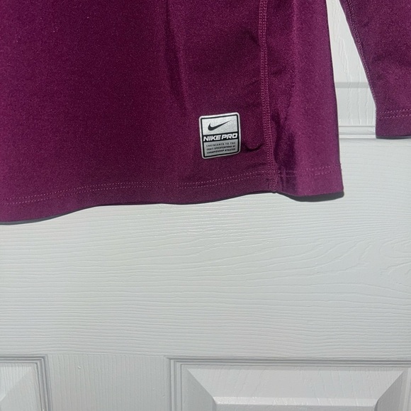 Nike Pro V Neck Purple Compression Workout Top Medium - Picture 4 of 4